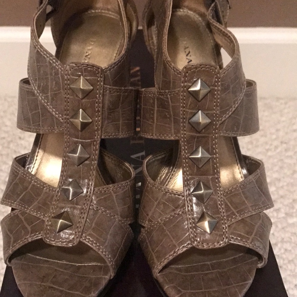 Dana Buchanan Heels - Picture 2 of 6